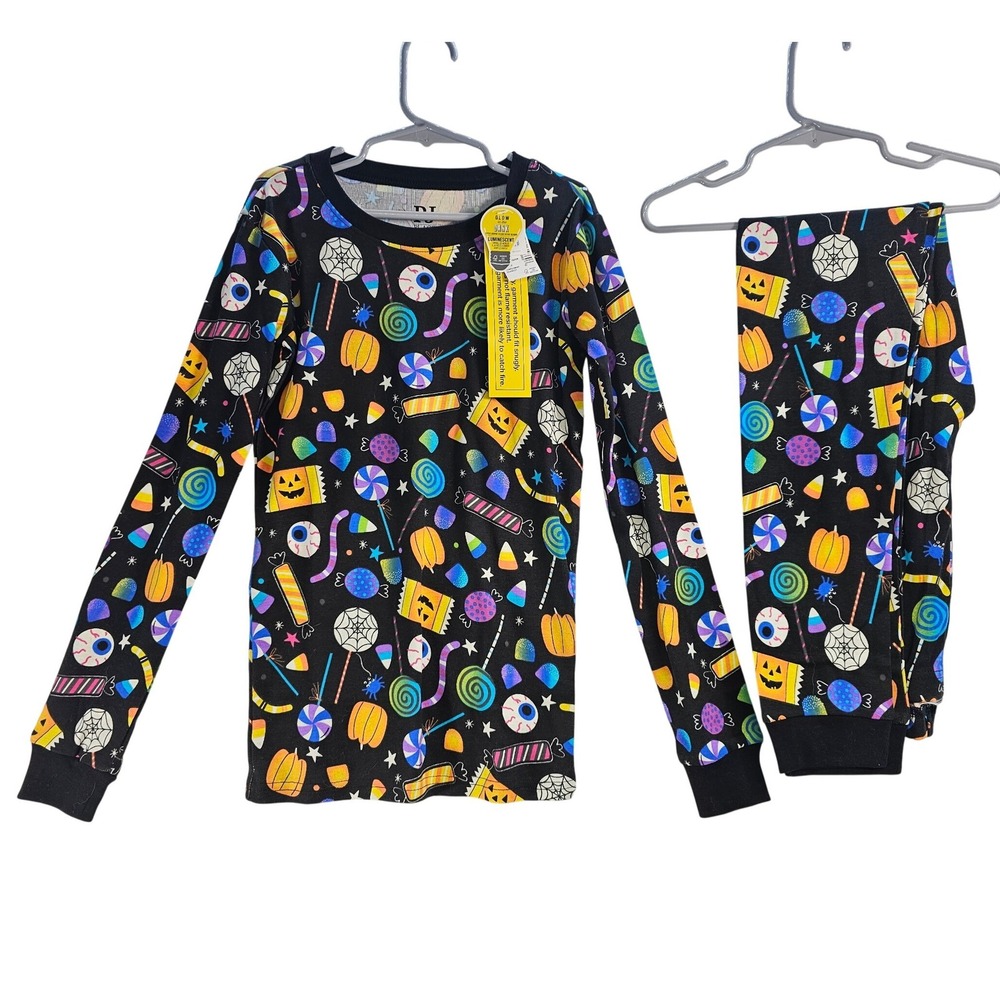 PJ Place Kids Size 12 Halloween Candy Print‎ Long Sleeve PJ Set Glow in the Dark